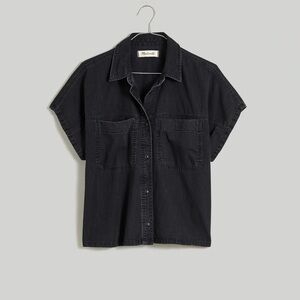 Madewell Denim Slanted-Yoke Crop Button-Up Shirt in Lunar Wash